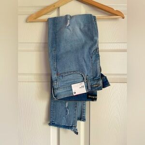 Express distressed skinny jeans. Size 4. NWT
